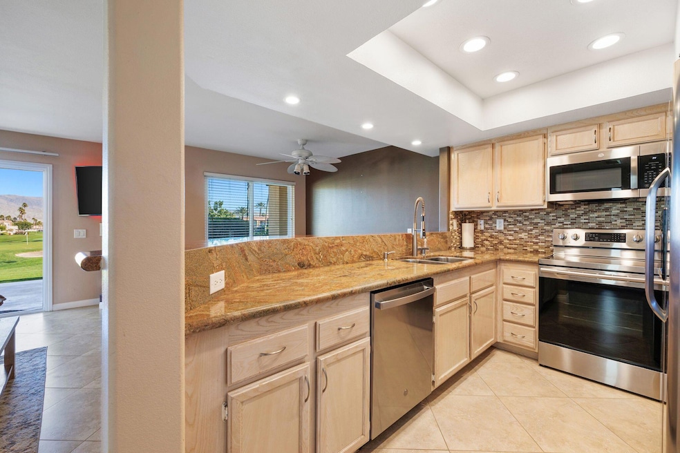 78317-scarlet-ct-la-quinta-ca-buildingphoto-12