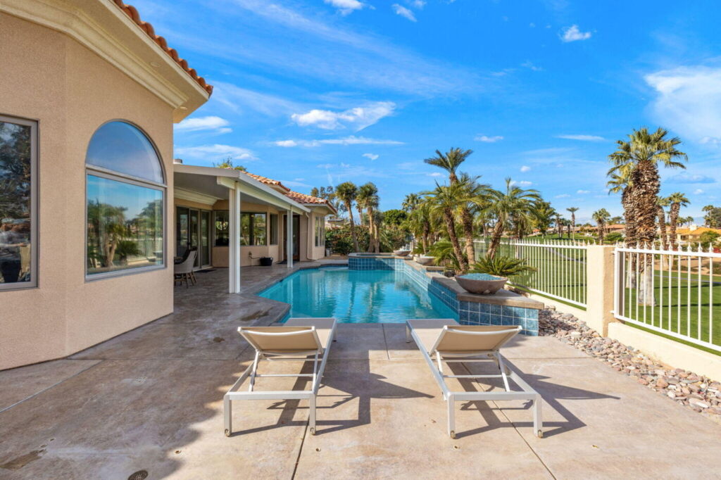 79570-st-margarets-bay-bermuda-dunes-ca-building-photo (47)