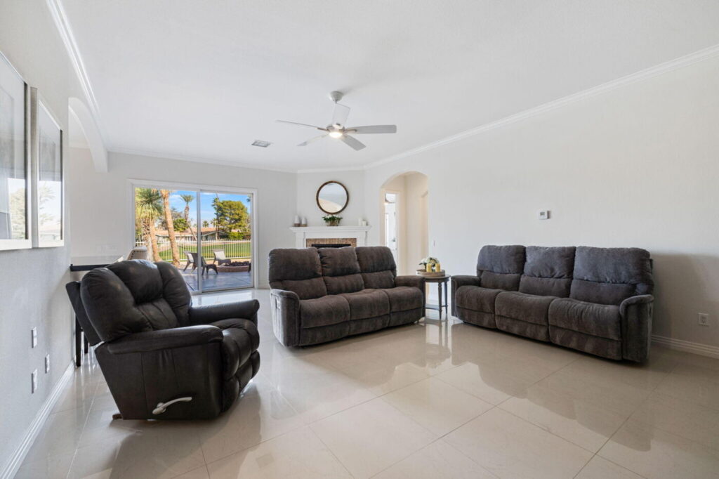 79570-st-margarets-bay-bermuda-dunes-ca-building-photo (59)