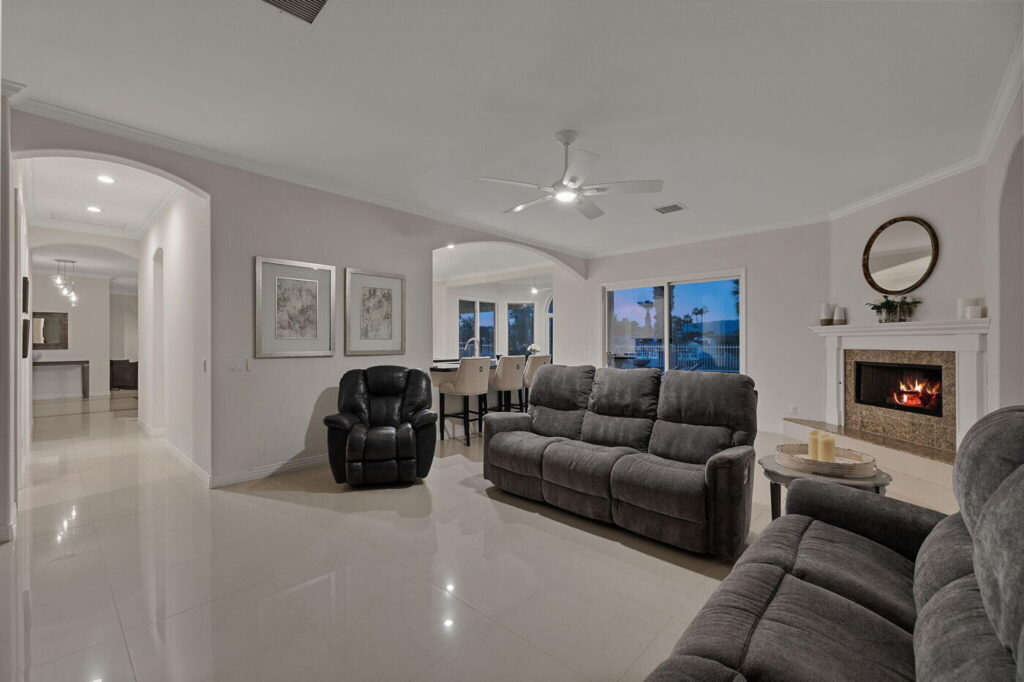 79570-st-margarets-bay-bermuda-dunes-ca-building-photo (76)