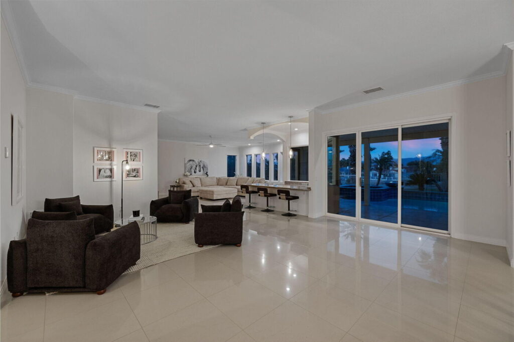 79570-st-margarets-bay-bermuda-dunes-ca-building-photo (85)